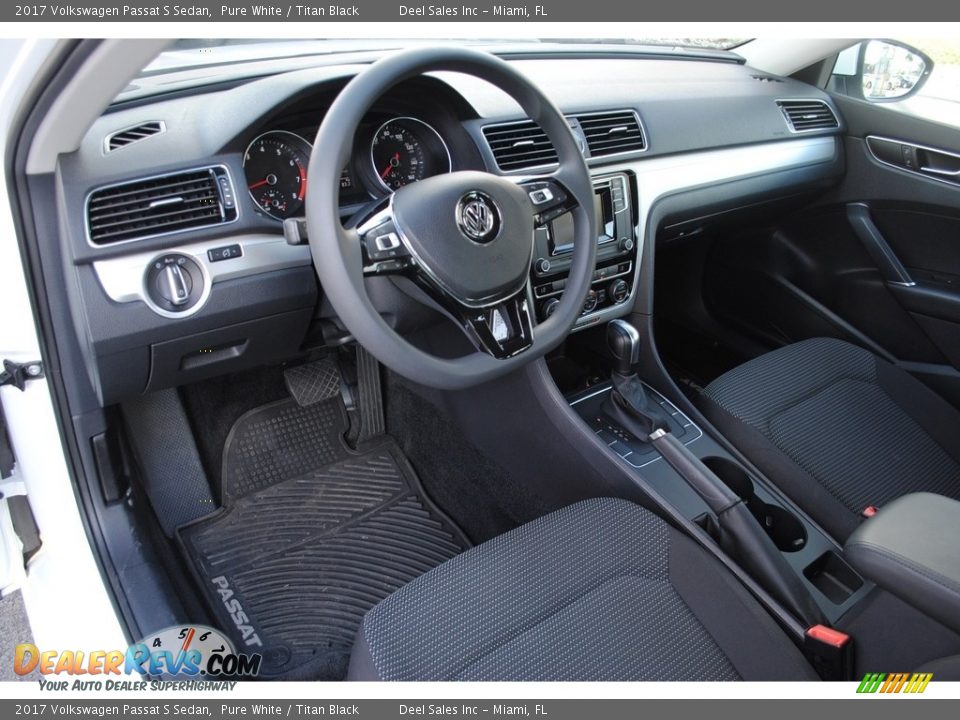 2017 Volkswagen Passat S Sedan Pure White / Titan Black Photo #13