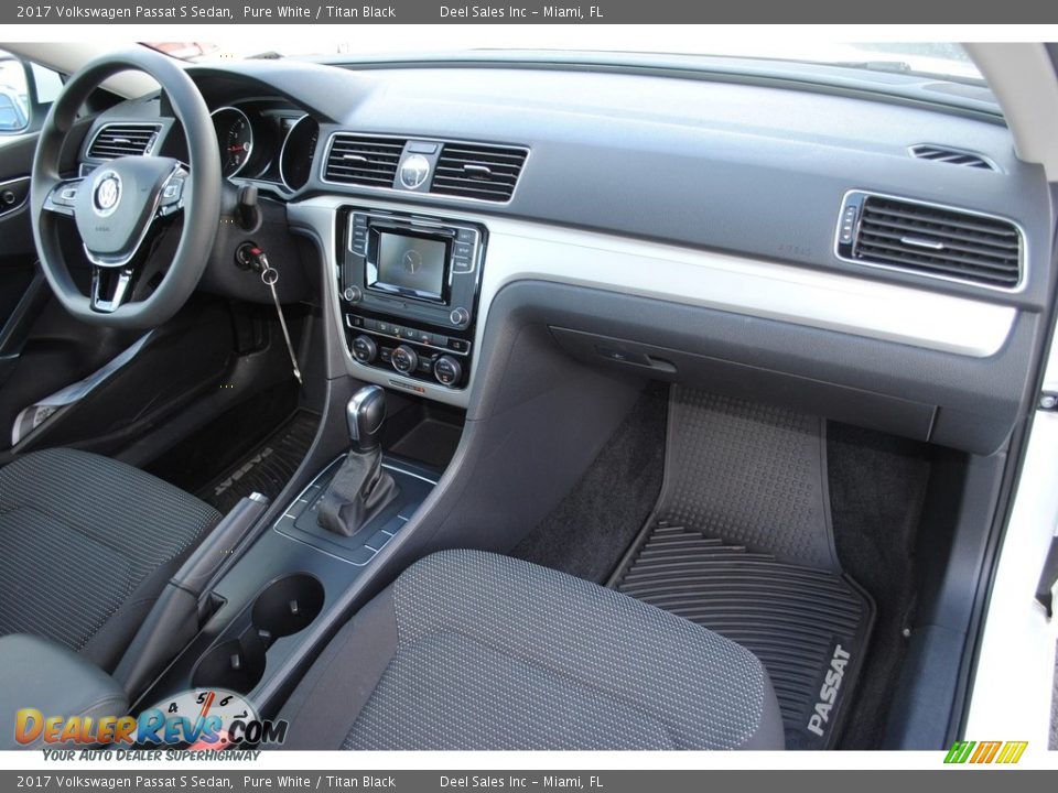2017 Volkswagen Passat S Sedan Pure White / Titan Black Photo #15