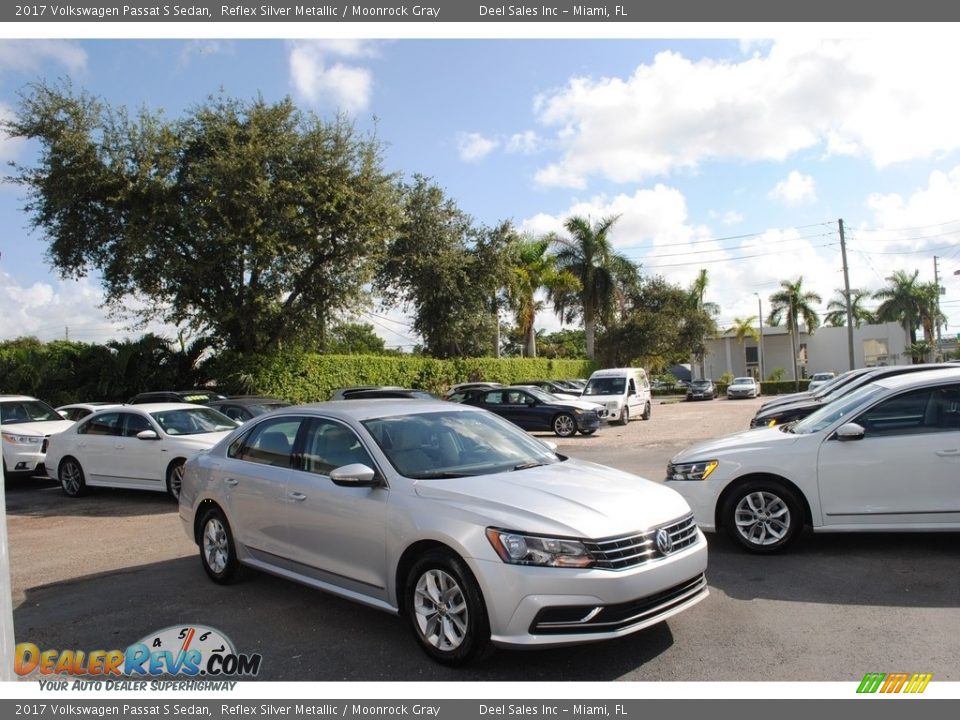 2017 Volkswagen Passat S Sedan Reflex Silver Metallic / Moonrock Gray Photo #1