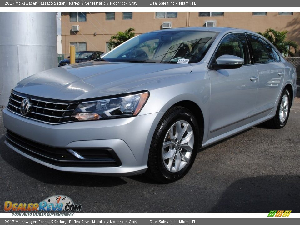 2017 Volkswagen Passat S Sedan Reflex Silver Metallic / Moonrock Gray Photo #5