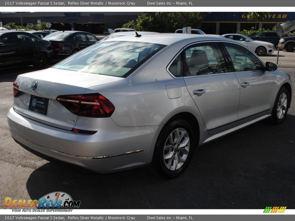 2017 Volkswagen Passat S Sedan Reflex Silver Metallic / Moonrock Gray Photo #9