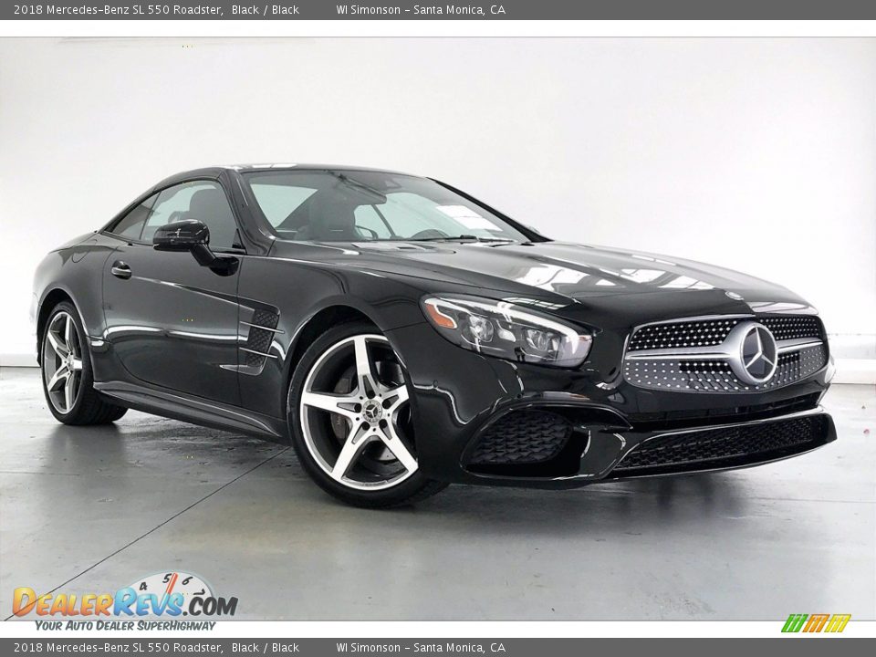 Front 3/4 View of 2018 Mercedes-Benz SL 550 Roadster Photo #32