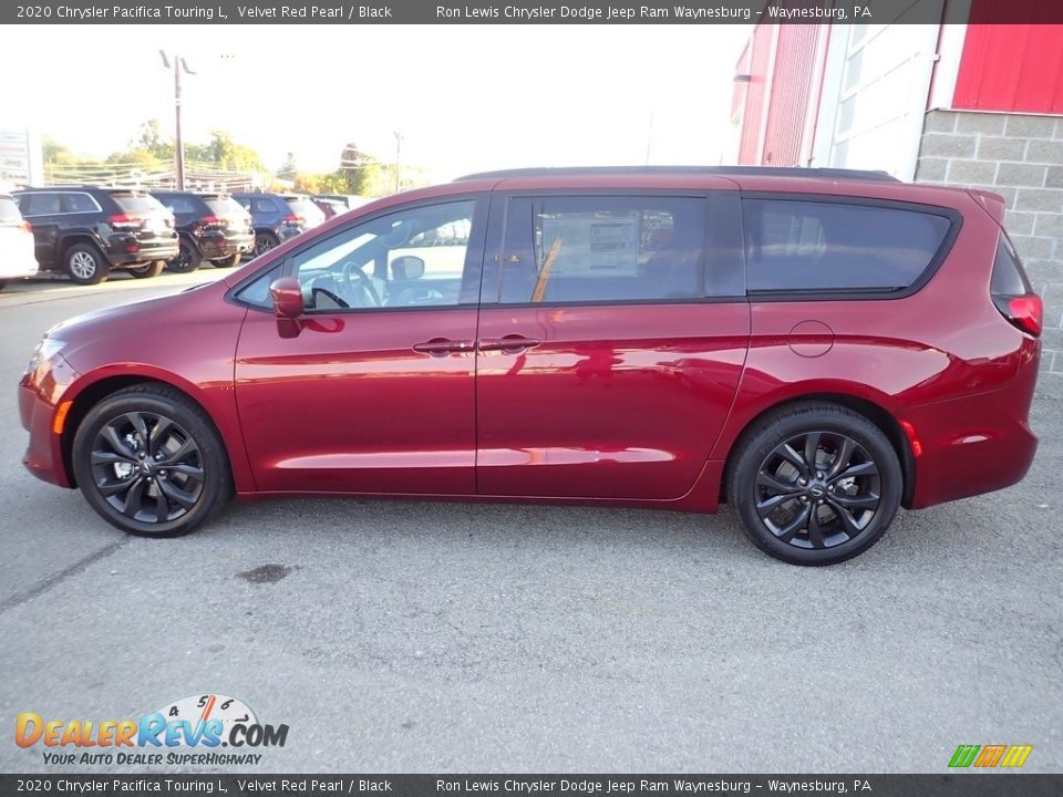 2020 Chrysler Pacifica Touring L Velvet Red Pearl / Black Photo #3