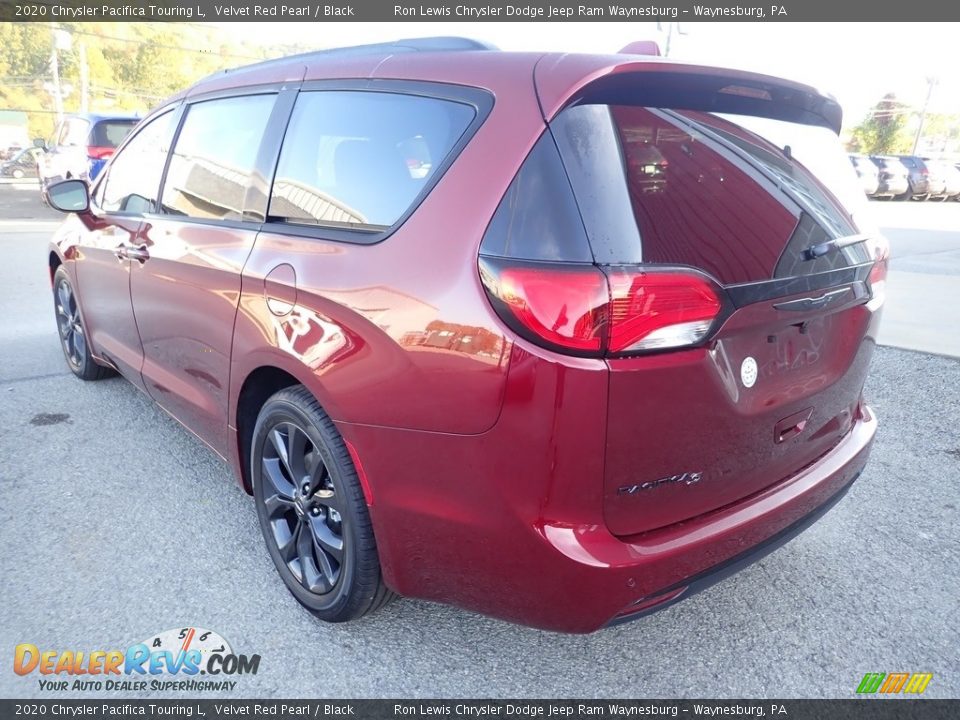 2020 Chrysler Pacifica Touring L Velvet Red Pearl / Black Photo #4