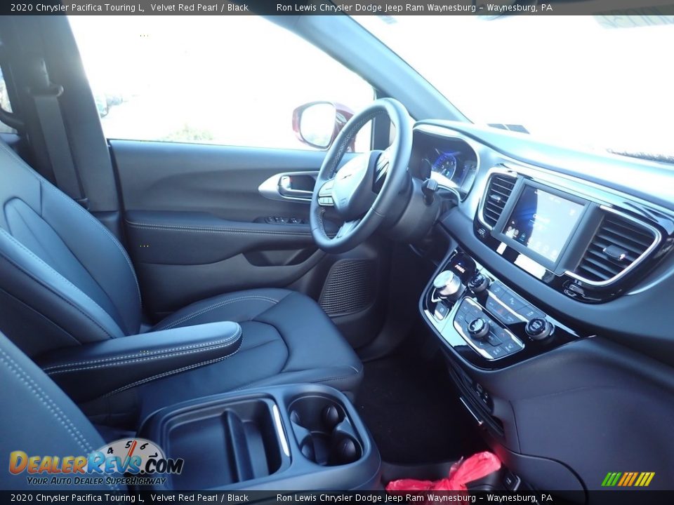 2020 Chrysler Pacifica Touring L Velvet Red Pearl / Black Photo #11