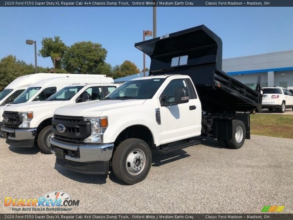 Front 3/4 View of 2020 Ford F350 Super Duty XL Regular Cab 4x4 Chassis Dump Truck Photo #1