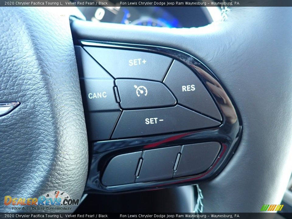 2020 Chrysler Pacifica Touring L Velvet Red Pearl / Black Photo #18
