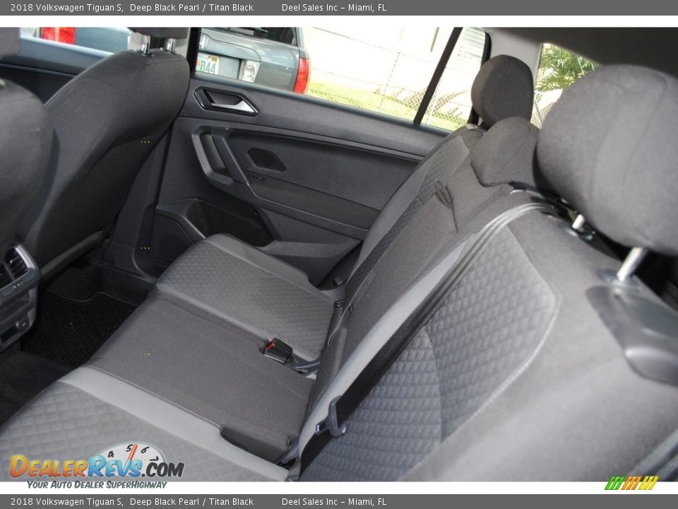 2018 Volkswagen Tiguan S Deep Black Pearl / Titan Black Photo #11
