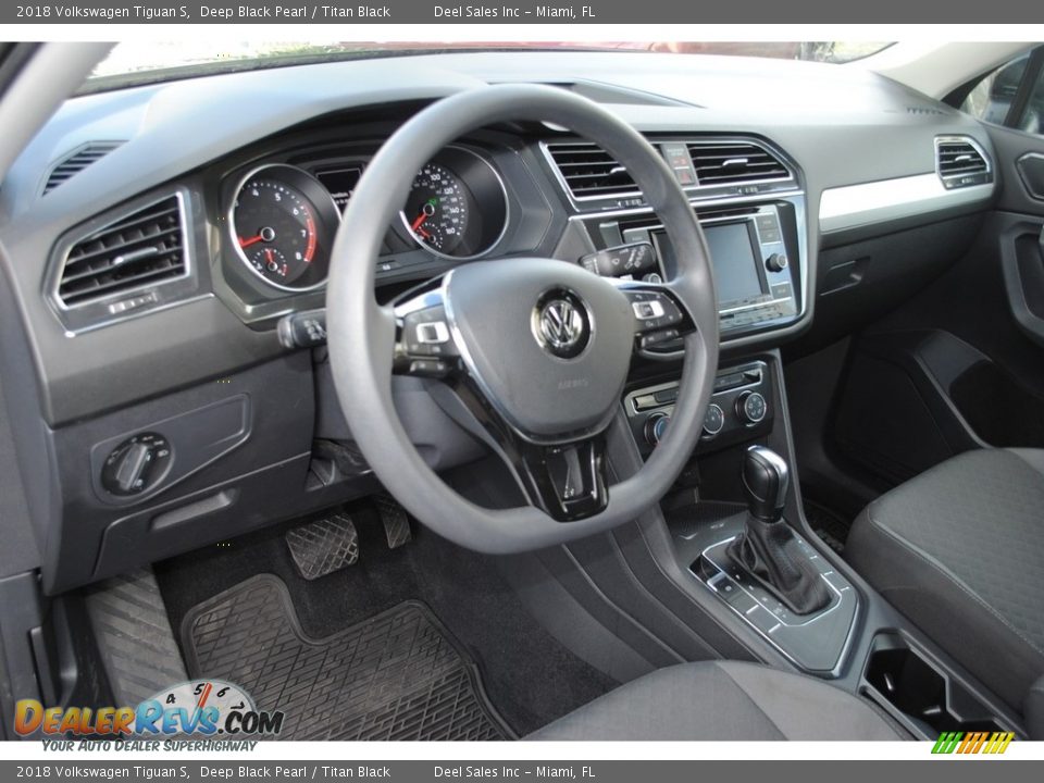 2018 Volkswagen Tiguan S Steering Wheel Photo #14