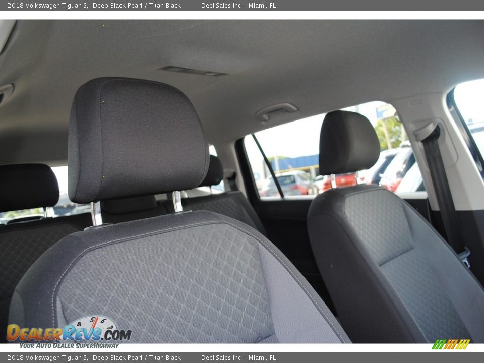 2018 Volkswagen Tiguan S Deep Black Pearl / Titan Black Photo #18