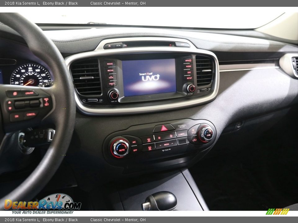 Controls of 2018 Kia Sorento L Photo #8