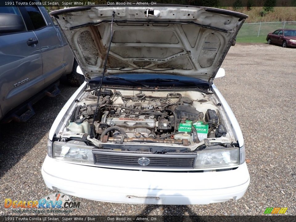 1991 Toyota Corolla LE Sedan Super White / Blue Photo #4