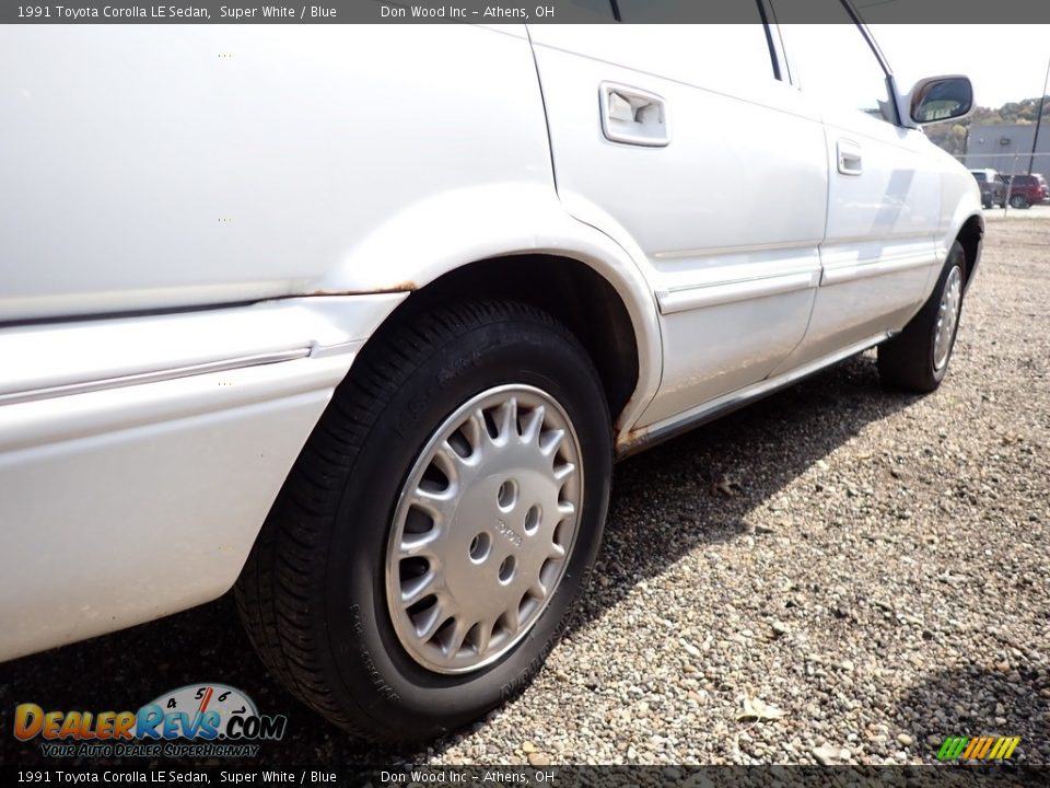 1991 Toyota Corolla LE Sedan Super White / Blue Photo #12