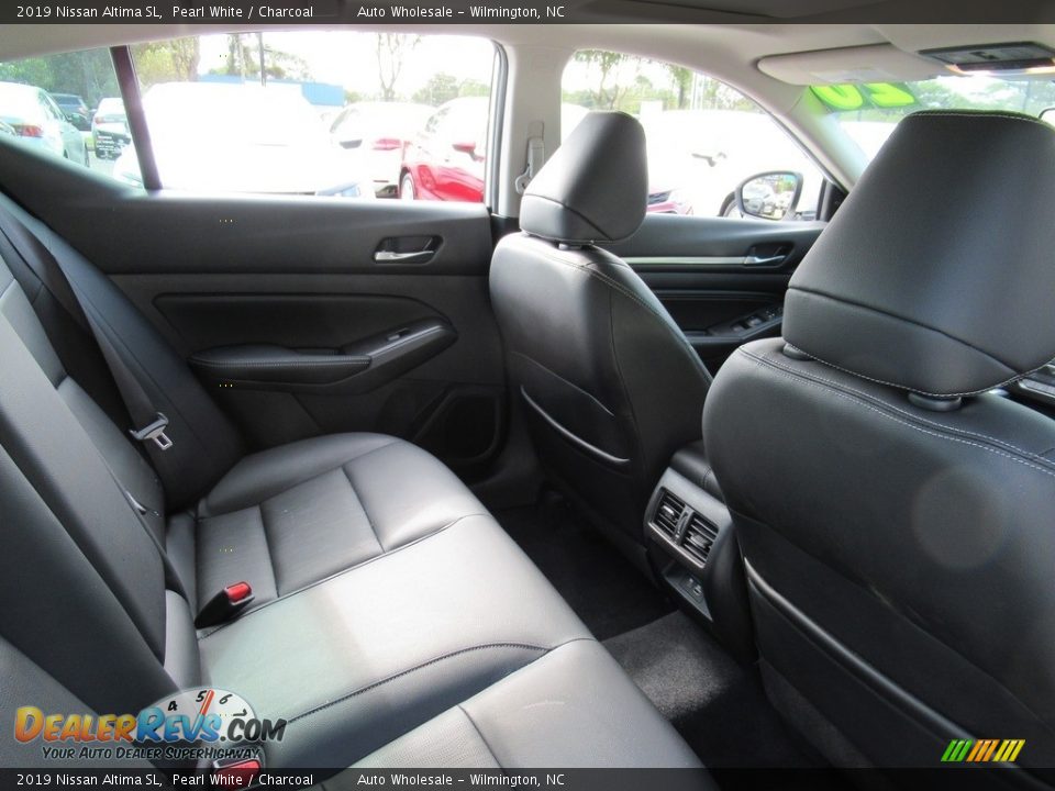 2019 Nissan Altima SL Pearl White / Charcoal Photo #13