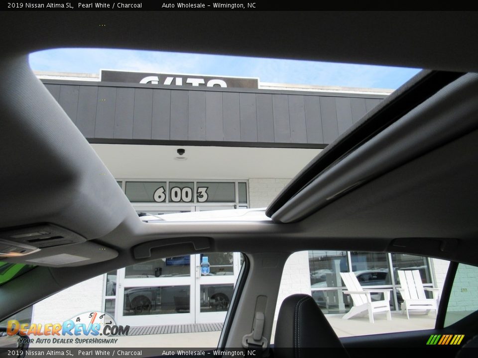 2019 Nissan Altima SL Pearl White / Charcoal Photo #14