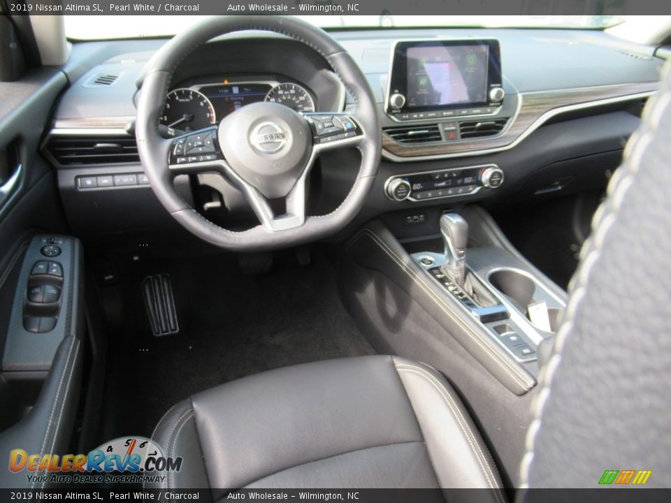 2019 Nissan Altima SL Pearl White / Charcoal Photo #15