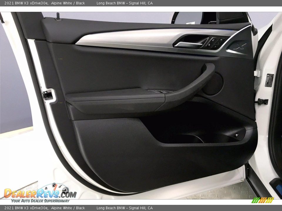 Door Panel of 2021 BMW X3 xDrive30e Photo #13