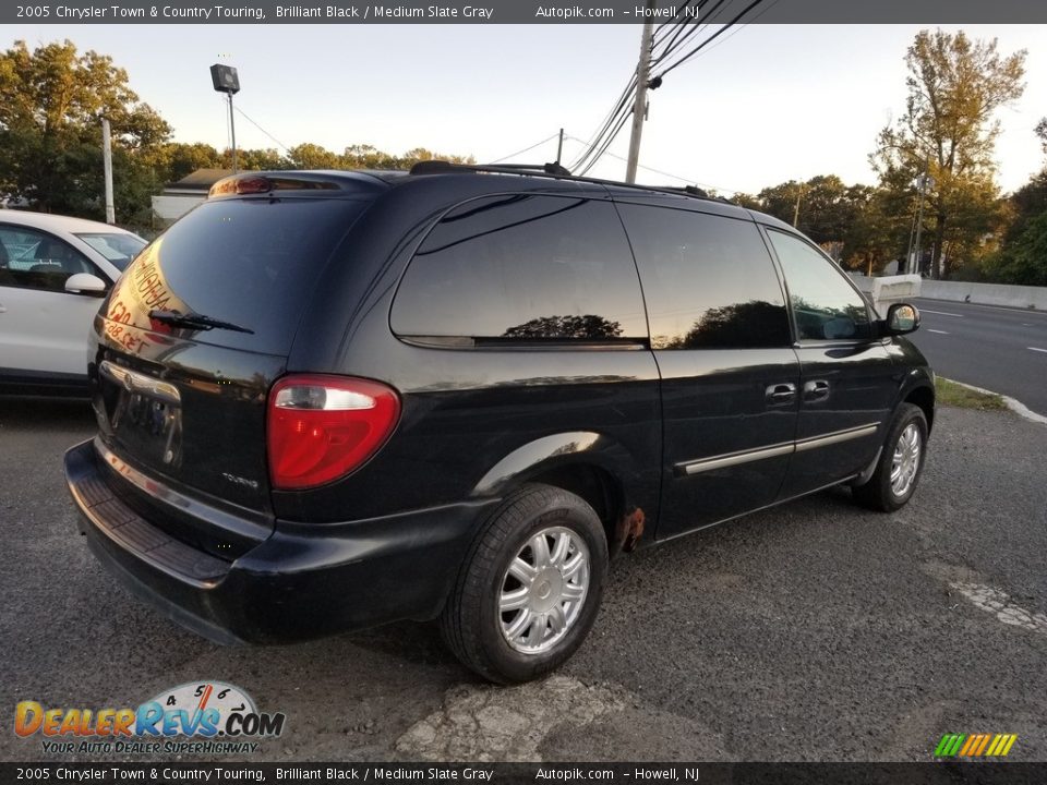 2005 Chrysler Town & Country Touring Brilliant Black / Medium Slate Gray Photo #3