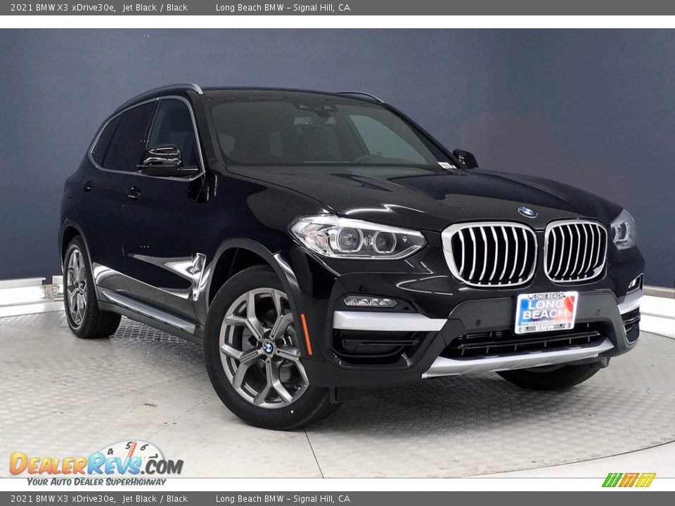 Front 3/4 View of 2021 BMW X3 xDrive30e Photo #19