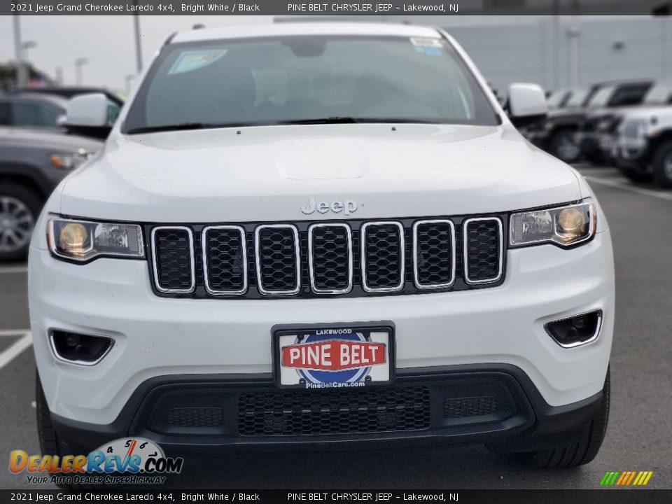 2021 Jeep Grand Cherokee Laredo 4x4 Bright White / Black Photo #3