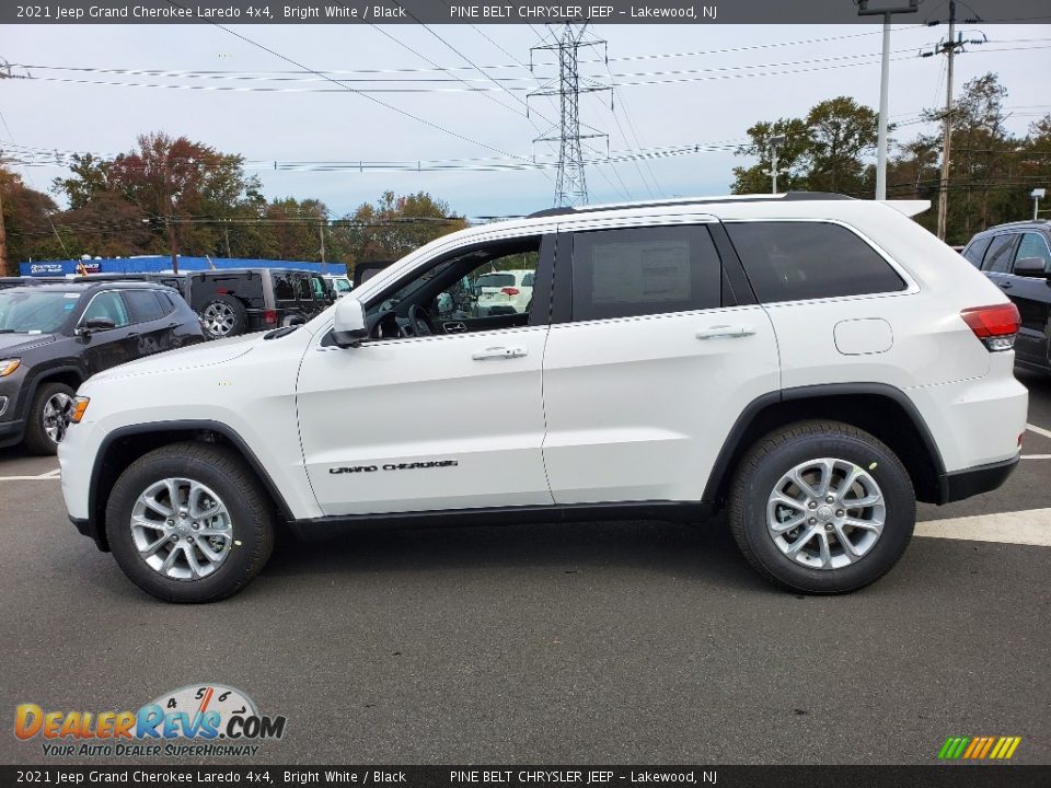 2021 Jeep Grand Cherokee Laredo 4x4 Bright White / Black Photo #4