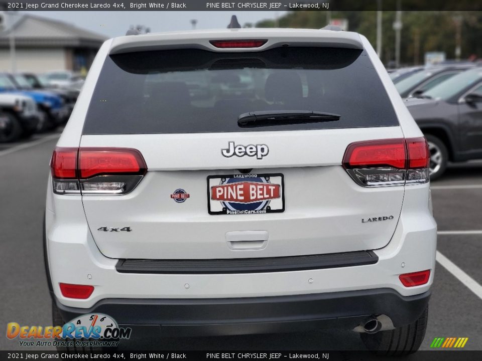 2021 Jeep Grand Cherokee Laredo 4x4 Bright White / Black Photo #7