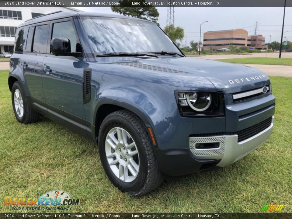 Front 3/4 View of 2020 Land Rover Defender 110 S Photo #12