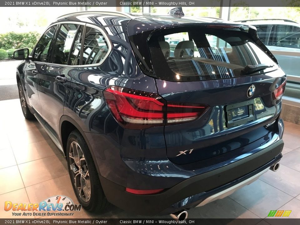 2021 BMW X1 xDrive28i Phytonic Blue Metallic / Oyster Photo #2