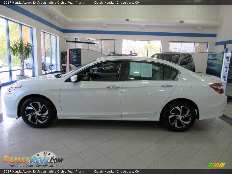 2017 Honda Accord LX Sedan White Orchid Pearl / Ivory Photo #10