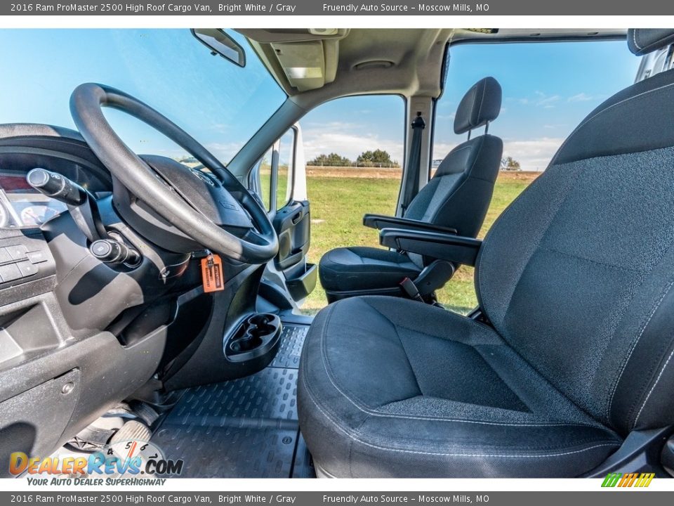 2016 Ram ProMaster 2500 High Roof Cargo Van Bright White / Gray Photo #18