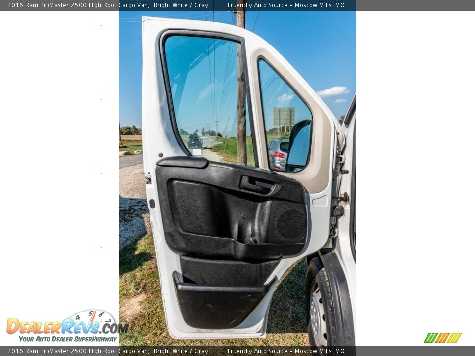 2016 Ram ProMaster 2500 High Roof Cargo Van Bright White / Gray Photo #20