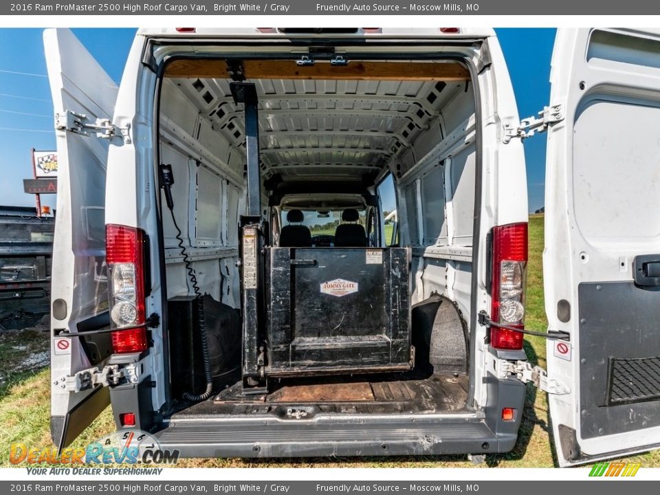 2016 Ram ProMaster 2500 High Roof Cargo Van Bright White / Gray Photo #26