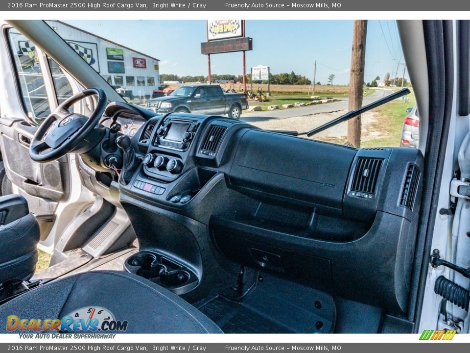 2016 Ram ProMaster 2500 High Roof Cargo Van Bright White / Gray Photo #28