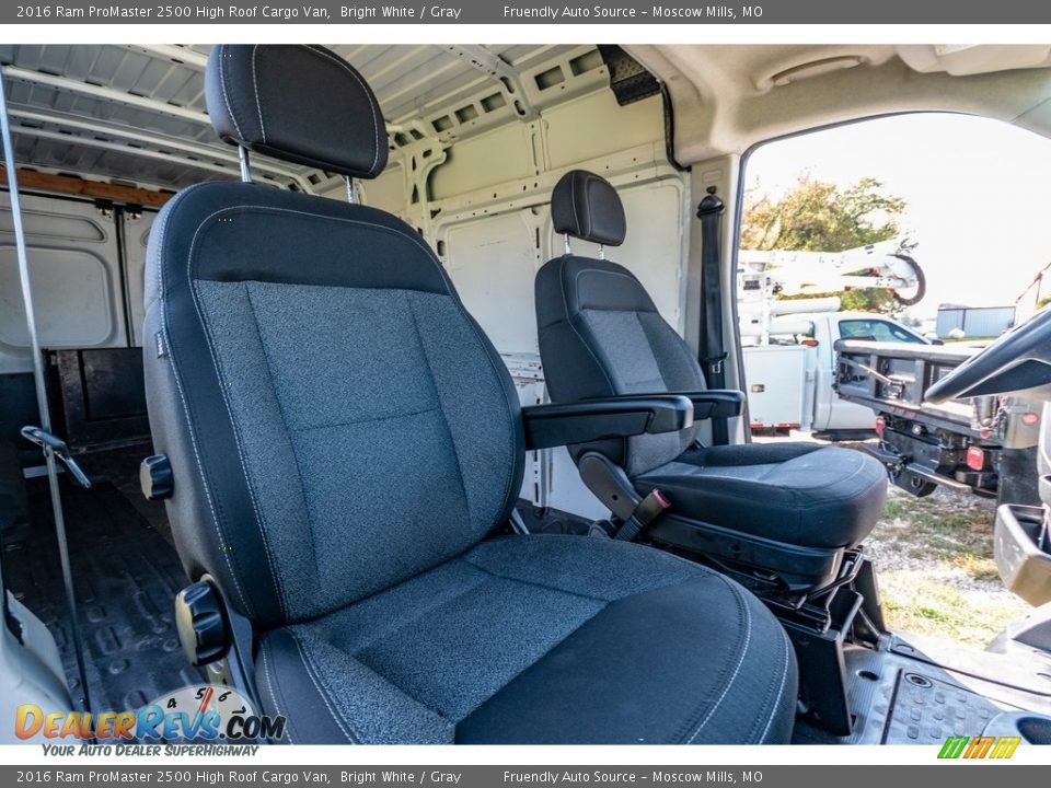 2016 Ram ProMaster 2500 High Roof Cargo Van Bright White / Gray Photo #30