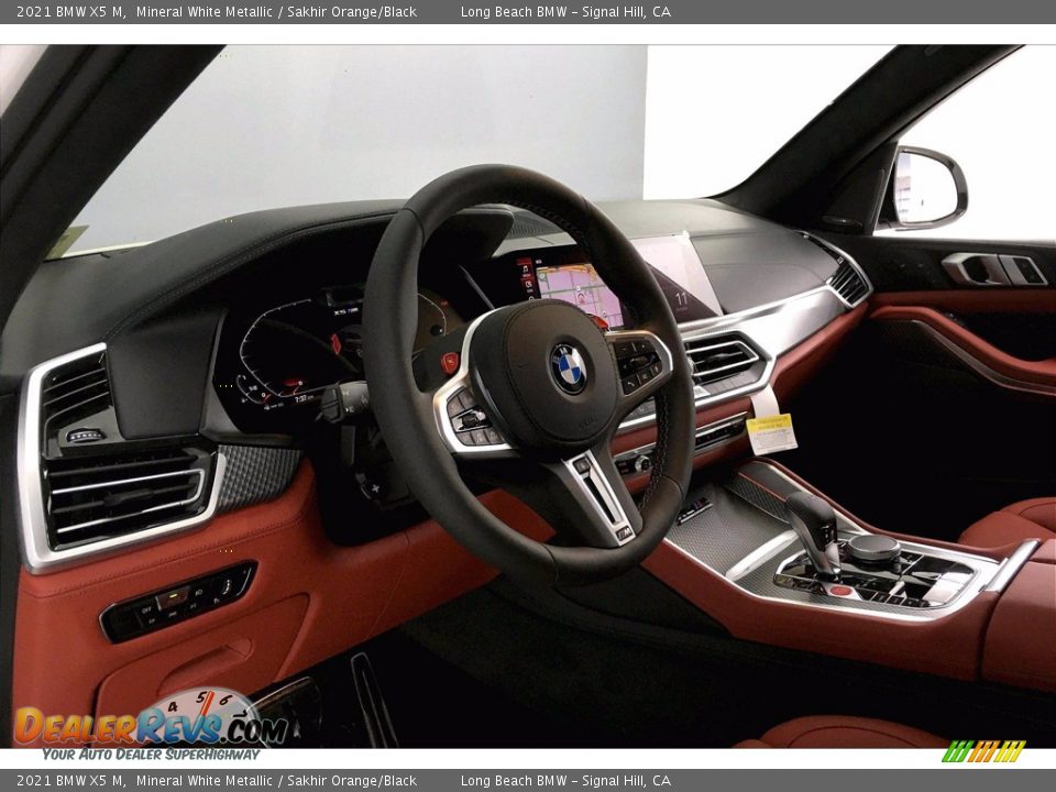2021 BMW X5 M Mineral White Metallic / Sakhir Orange/Black Photo #7