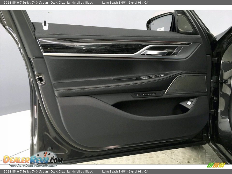 Door Panel of 2021 BMW 7 Series 740i Sedan Photo #13
