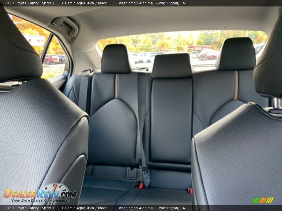 2020 Toyota Camry Hybrid XLE Galactic Aqua Mica / Black Photo #18