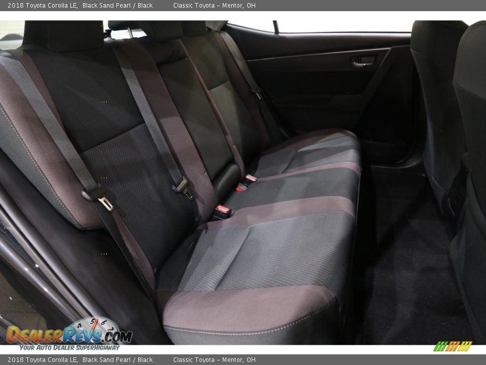 2018 Toyota Corolla LE Black Sand Pearl / Black Photo #14