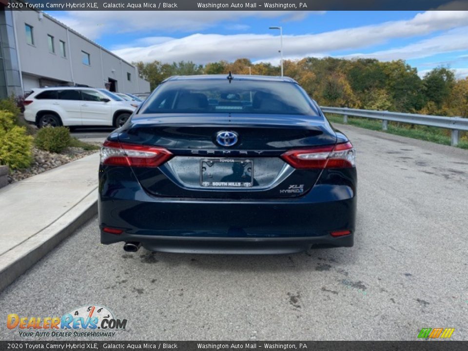 2020 Toyota Camry Hybrid XLE Galactic Aqua Mica / Black Photo #26