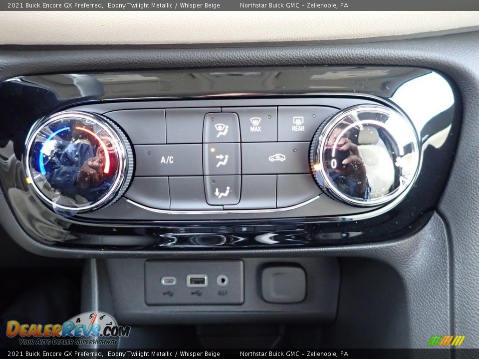 Controls of 2021 Buick Encore GX Preferred Photo #20