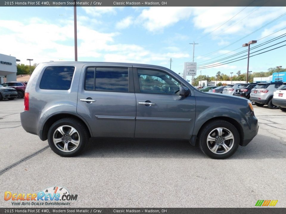 2015 Honda Pilot SE 4WD Modern Steel Metallic / Gray Photo #2