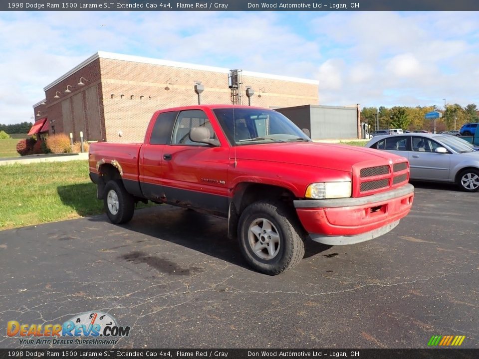 Front 3/4 View of 1998 Dodge Ram 1500 Laramie SLT Extended Cab 4x4 Photo #3