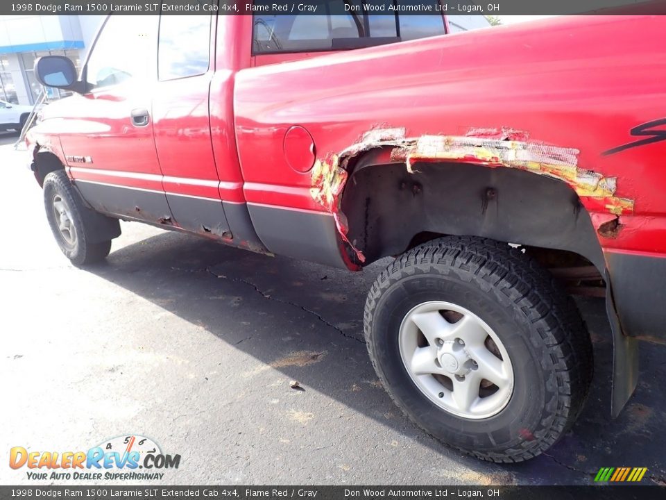 1998 Dodge Ram 1500 Laramie SLT Extended Cab 4x4 Flame Red / Gray Photo #8