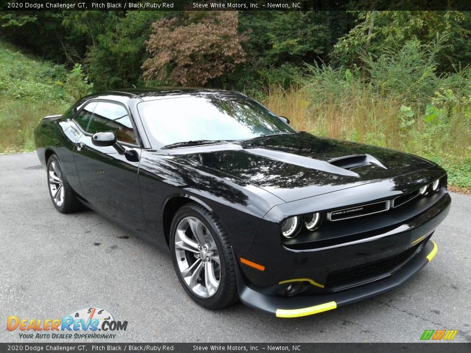 Front 3/4 View of 2020 Dodge Challenger GT Photo #4