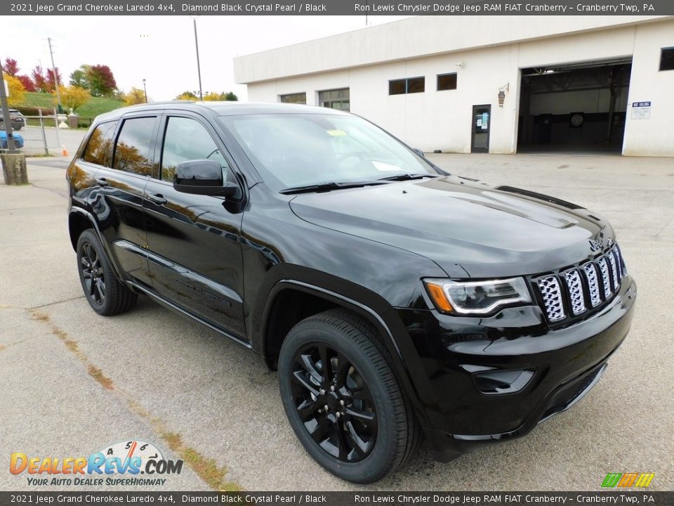 2021 Jeep Grand Cherokee Laredo 4x4 Diamond Black Crystal Pearl / Black Photo #3