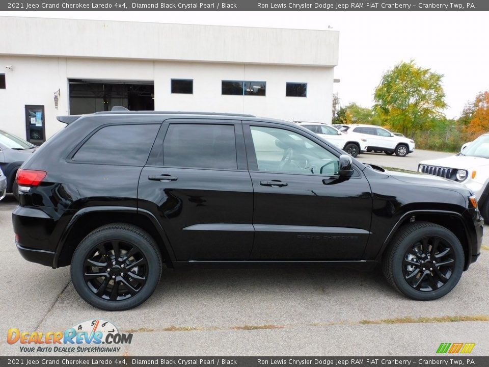 2021 Jeep Grand Cherokee Laredo 4x4 Diamond Black Crystal Pearl / Black Photo #4