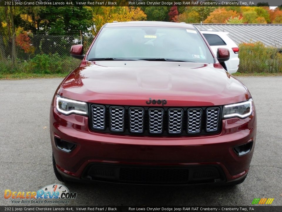 2021 Jeep Grand Cherokee Laredo 4x4 Velvet Red Pearl / Black Photo #2