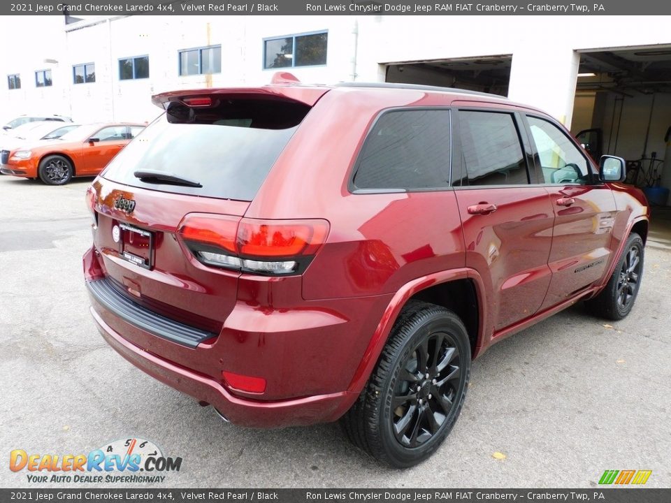 2021 Jeep Grand Cherokee Laredo 4x4 Velvet Red Pearl / Black Photo #5