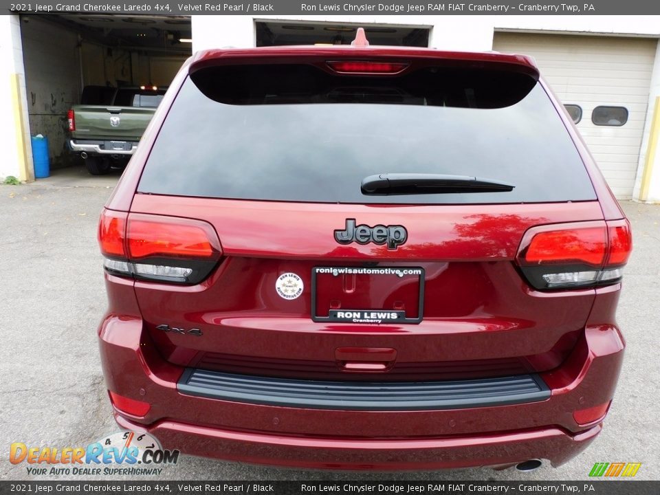 2021 Jeep Grand Cherokee Laredo 4x4 Velvet Red Pearl / Black Photo #6