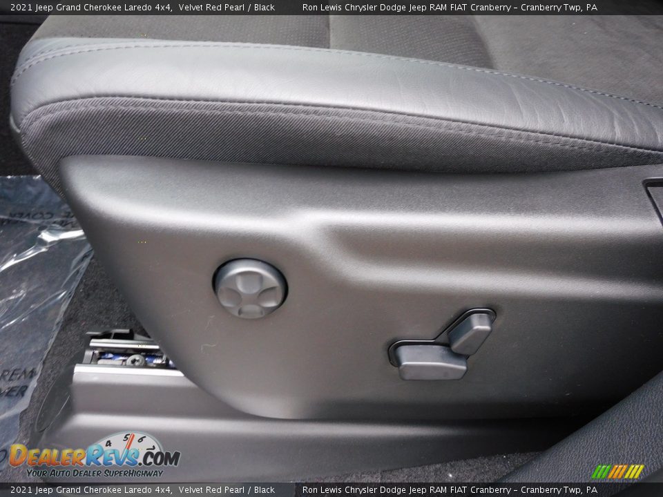 2021 Jeep Grand Cherokee Laredo 4x4 Velvet Red Pearl / Black Photo #12